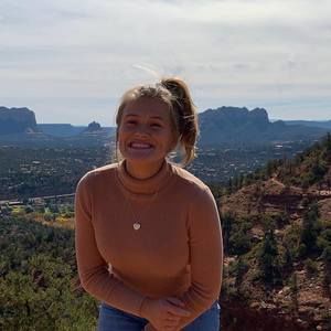 Meet your Posher, Casey